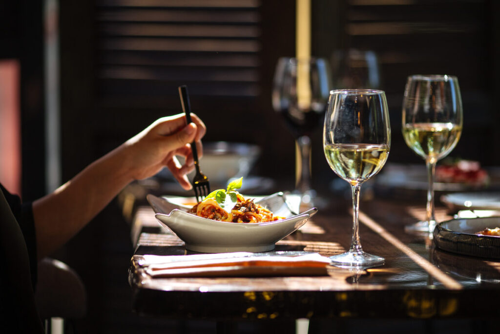 A Foodie’s Guide to Richmond Beach: Discovering the Tastiest Eats in Shoreline’s Coastal Gem